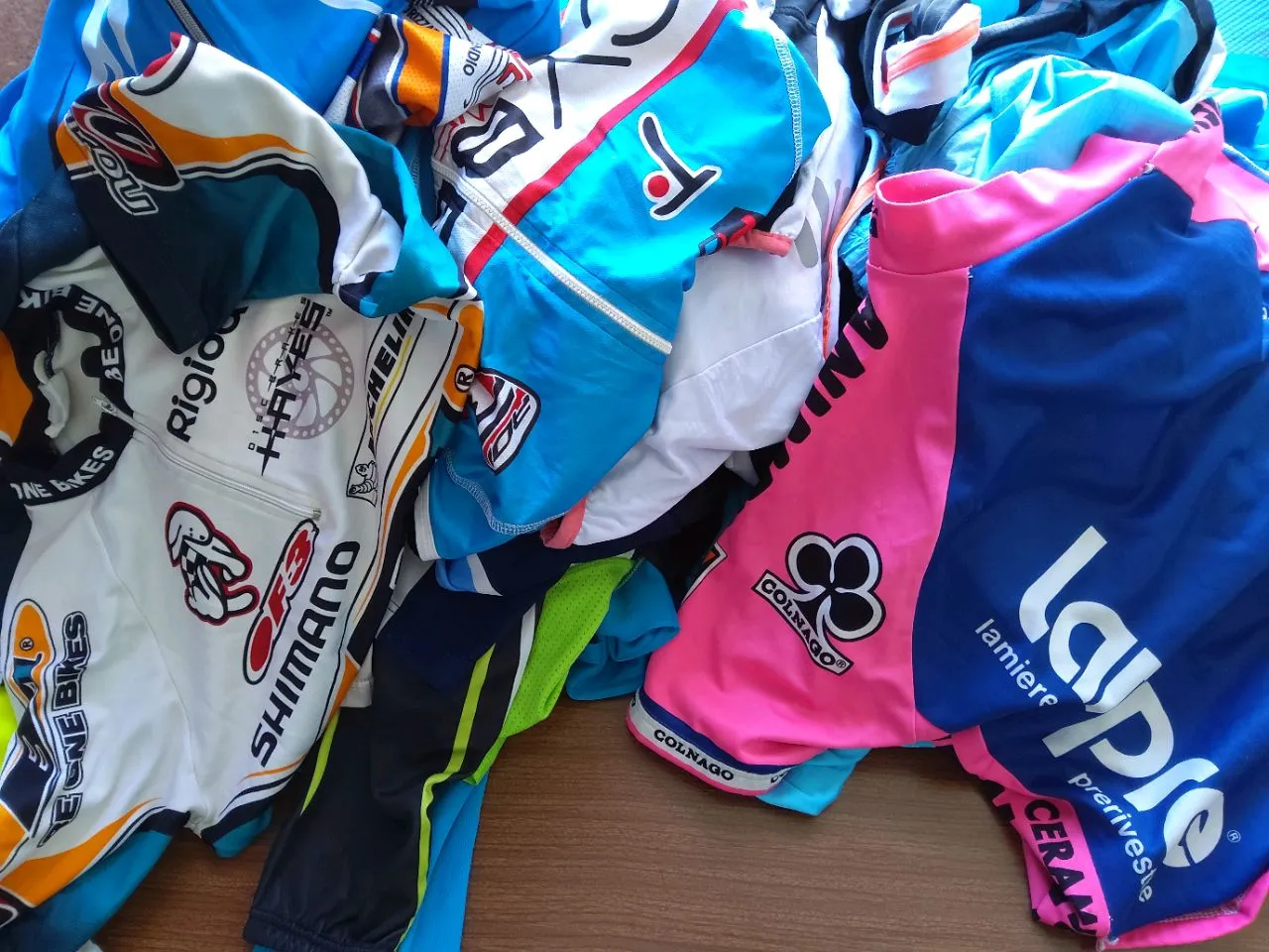 18kg Bundled in Box Unsorted Cycling Kit Items Jerseys Bibs Jackets